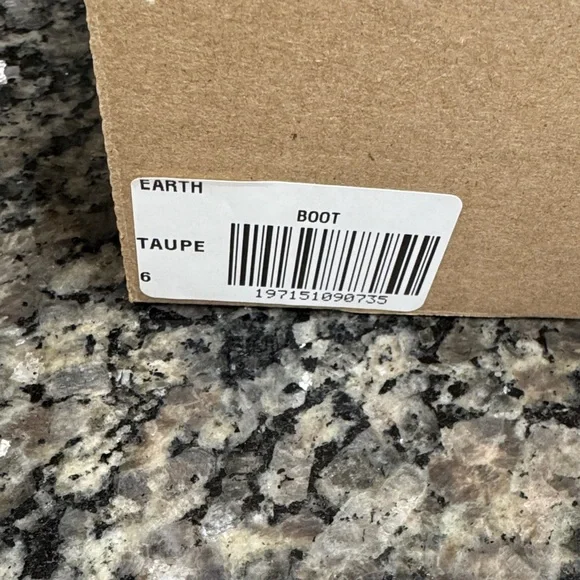 Earth Suede Wedge Bootie in Light Taupe NEW 6 - Picture 15 of 15